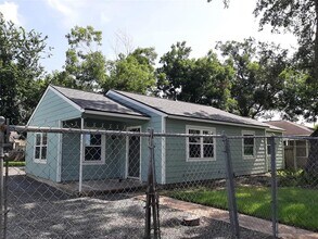 7607 Moss Rose St in Houston, TX - Building Photo - Building Photo