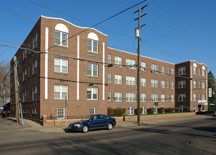 Cle-Mar Apartments in St. Paul, MN - Building Photo - Building Photo