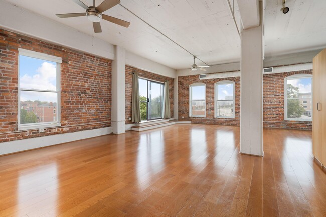 property at 432 E Rich St