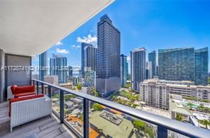 55 SW 9th St, Unit # 1804 in Miami, FL - Foto de edificio - Building Photo