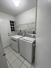 5580 NW 3rd St in Miami, FL - Building Photo - Building Photo