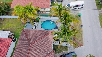 16950 SW 93rd Ave in Palmetto Bay, FL - Building Photo - Building Photo