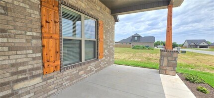 1000 Trestle Ln in Bentonville, AR - Building Photo - Building Photo