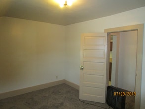 529 4th St in Baraboo, WI - Building Photo - Building Photo