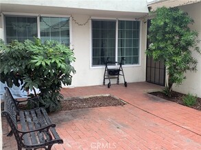 12112 Bayport St-Unit -4 in Garden Grove, CA - Building Photo - Building Photo