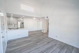 25027 Peachland Ave in Santa Clarita, CA - Building Photo - Building Photo