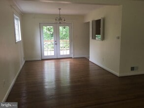 7821 Cayuga Ave in Bethesda, MD - Building Photo - Building Photo