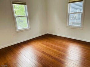 76 Chestnut St-Unit -2 in Montclair, NJ - Building Photo - Building Photo