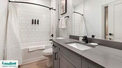 1148 N Main St, Unit 233 in Jacksonville, FL - Foto de edificio - Building Photo