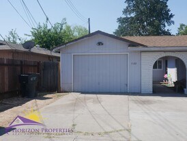 1522 Los Robles Blvd in Sacramento, CA - Building Photo