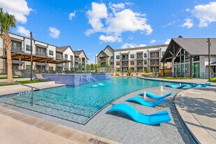 Park at Westover Hills in San Antonio, TX - Building Photo