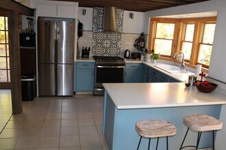 725 New Hampshire Rte 103 in Newbury, NH - Building Photo - Building Photo