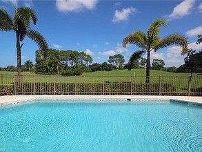 601 Augusta Blvd, Unit #5 in Naples, FL - Building Photo - Building Photo