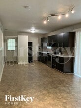 2206 Fairway Cir SW in Atlanta, GA - Building Photo - Building Photo