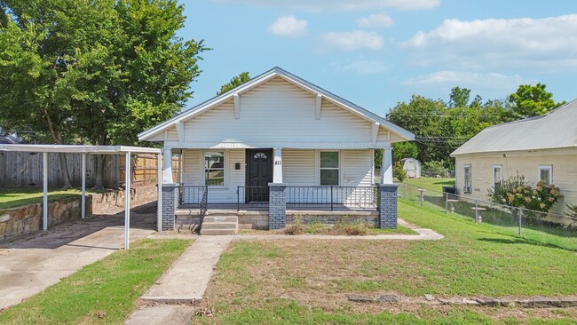 property at 411 N Roosevelt Ave