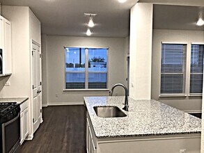 2710 Brogan Crk in Canyon Lake, TX - Building Photo - Building Photo
