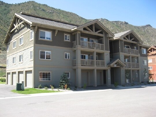 612 River View Drive, Unit 808