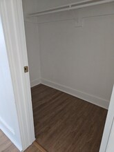 322 W 52nd St in Los Angeles, CA - Foto de edificio - Building Photo