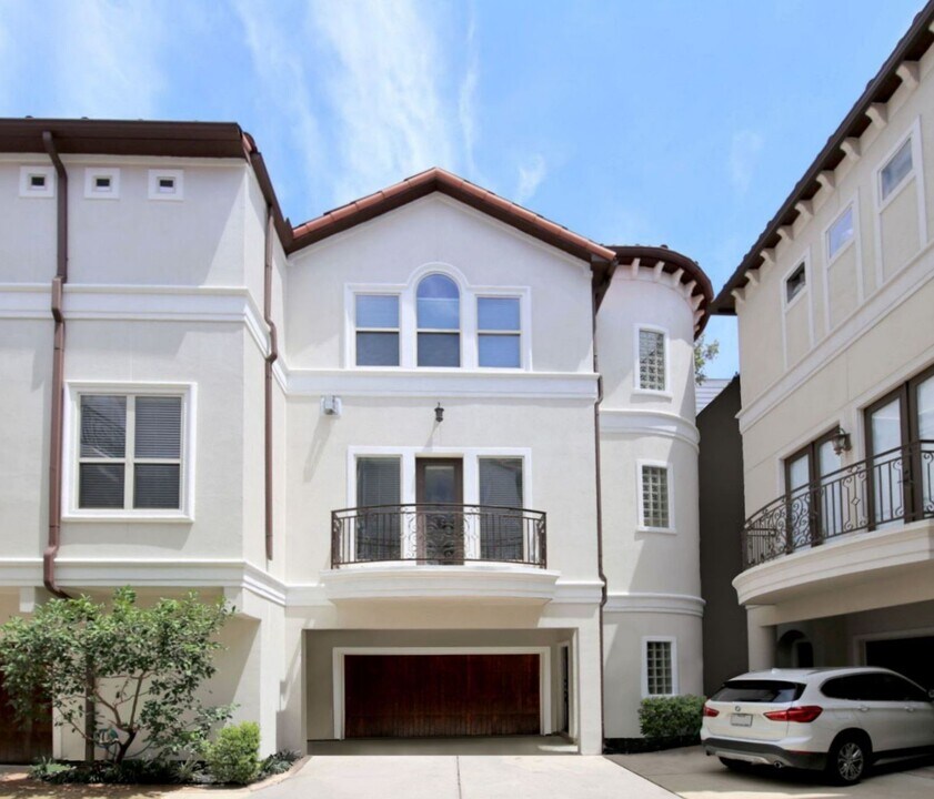707 Welch St in Houston, TX - Building Photo