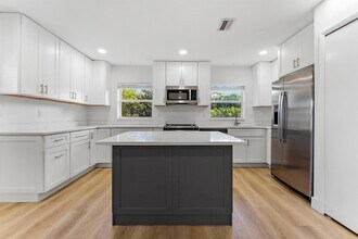 632 Allen Ave, Unit 1 in Delray Beach, FL - Building Photo - Building Photo