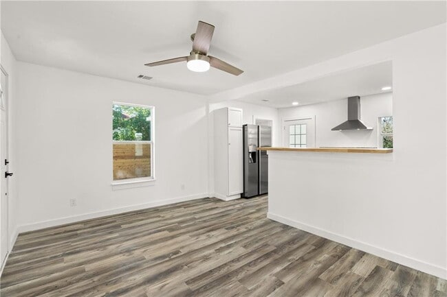 214 W Davilla St in Bartlett, TX - Building Photo - Building Photo