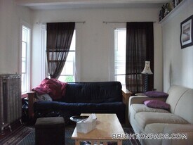 16 Foster St in Boston, MA - Building Photo