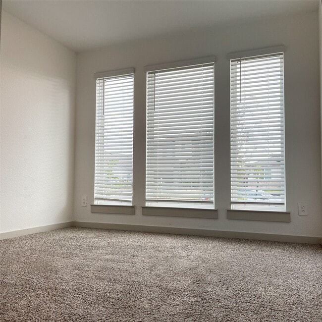 property at 6814 Bradford Ter Rd