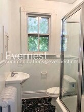 2207 W Grace St, Unit Apt C in Richmond, VA - Foto de edificio - Building Photo