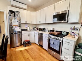 5 Edwin St, Unit 1 in Boston, MA - Building Photo