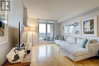 18 Kenaston Gardens in Toronto, ON - Building Photo - Building Photo