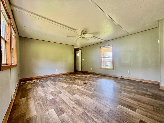 1056 Pecan Dr in Fernwood, MS - Building Photo - Building Photo