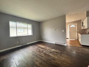 1646 Carstare Dr in Columbus, OH - Building Photo - Building Photo