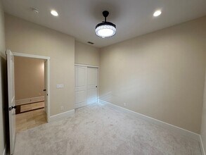 18062 Silver Springs Way in Lathrop, CA - Building Photo - Building Photo