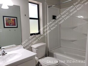 3431 NE 56th Ave in Silver Springs, FL - Building Photo - Building Photo