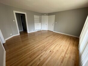 1179 Deerfield Rd in Deerfield, IL - Building Photo - Building Photo