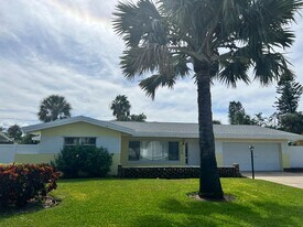 4220 49th Ave S in St. Petersburg, FL - Building Photo