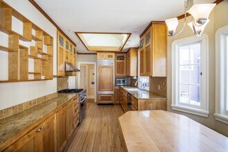 1809 Versailles Ave in Alameda, CA - Building Photo - Building Photo