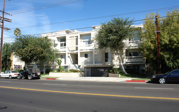 14633 Magnolia Blvd in Sherman Oaks, CA - Building Photo - Building Photo