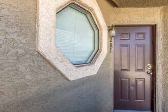 5072 S Rainbow Blvd in Las Vegas, NV - Building Photo - Building Photo