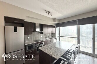 352 Front St W in Toronto, ON - Building Photo - Building Photo