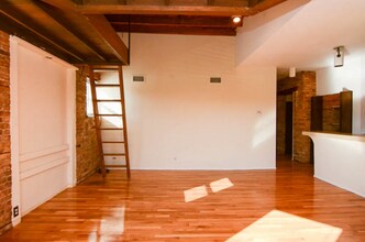 553 W Wellington Ave, Unit 2F in Chicago, IL - Building Photo - Building Photo