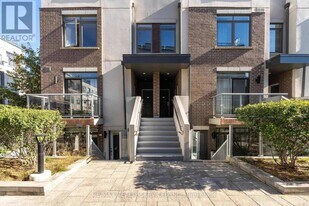 3062 Sixth Line in Oakville, ON - Building Photo