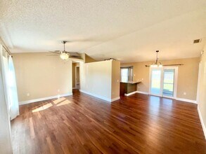 2471 Oleander Rd in DeLand, FL - Building Photo - Building Photo