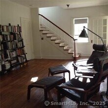 10 Baker Ave in Westport, CT - Building Photo - Building Photo
