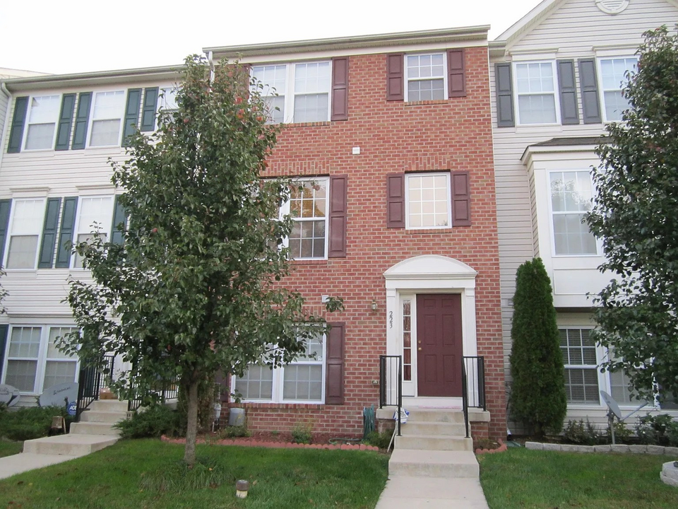 223 Kestrel Dr in Belcamp, MD - Building Photo