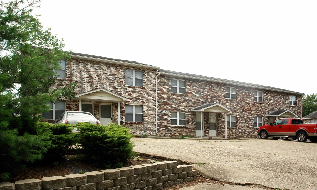 Kelly Manor (Patriot Lanes) in Charleston, WV - Foto de edificio
