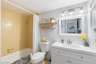 240 Palm Dr in Naples, FL - Building Photo - Building Photo