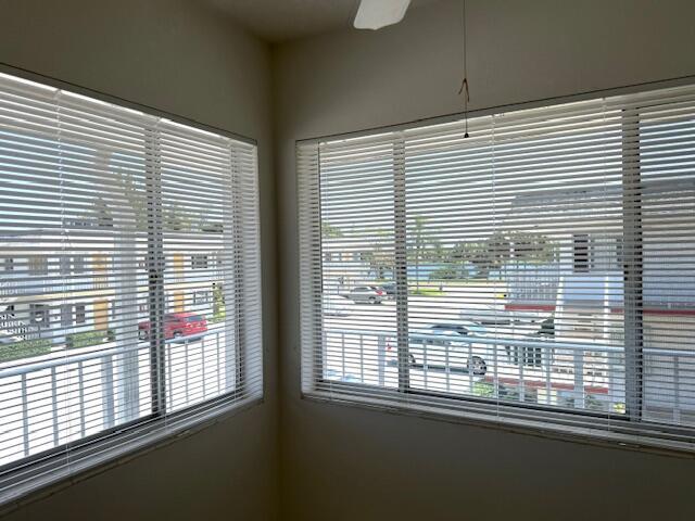 3320 Lake Osborne Dr in Lake Worth Beach, FL - Building Photo