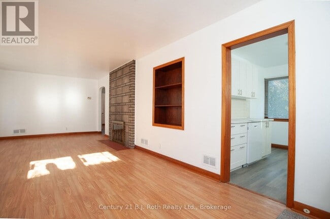 639 Yonge St in Midland, ON - Building Photo - Building Photo