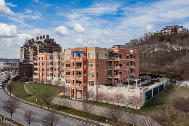 Captain's Watch in Cincinnati, OH - Foto de edificio - Building Photo